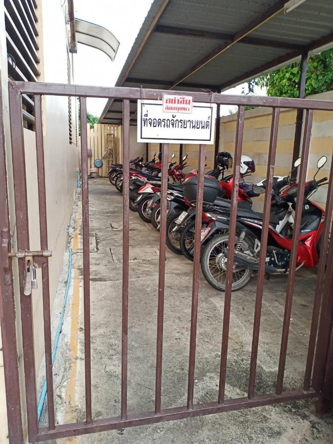Apartament โสดาอพาร์ทเม้นท์​ Ban Lam Phak Kut Zewnętrze zdjęcie